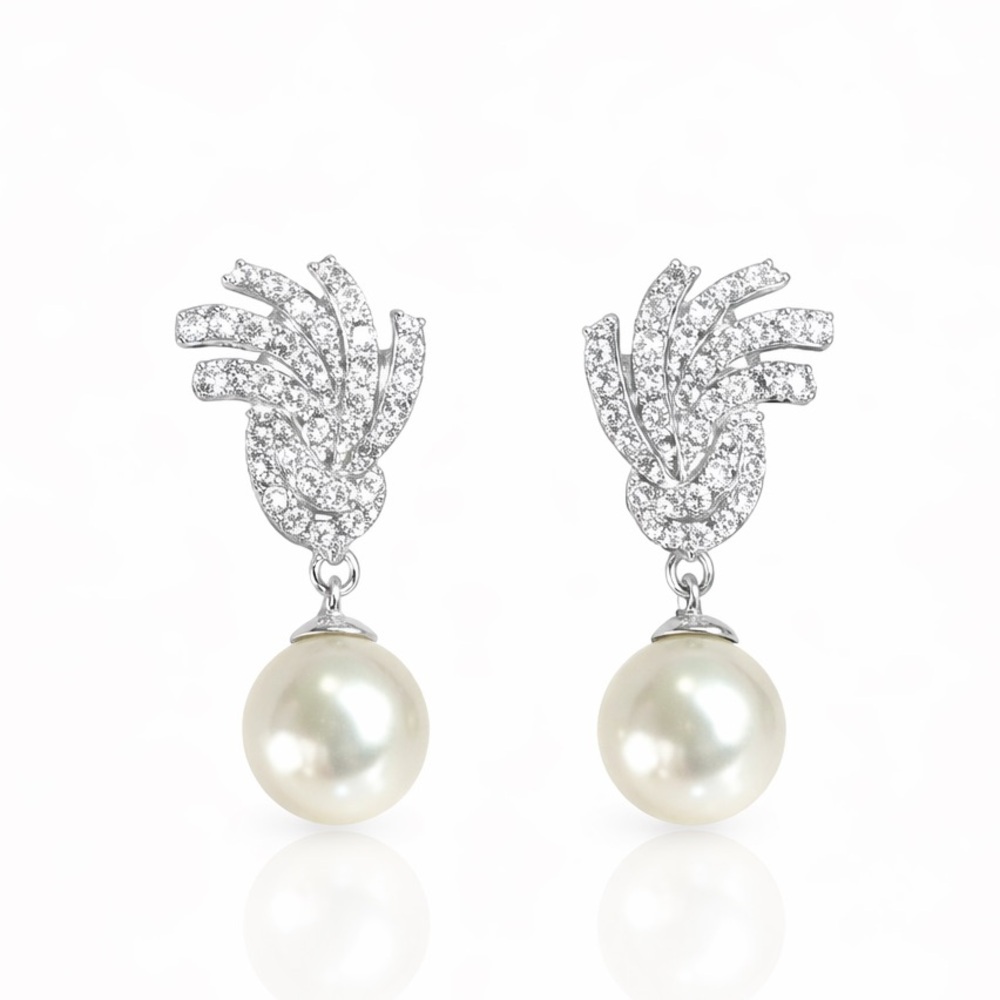 ⚜️ Elegant Silver and Pearl Drop Earrings